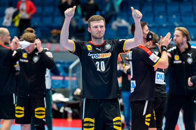 Bilder des Jahres 2022, Sport 01 Januar Sport Themen der Woche KW04 Sport Bilder des Tages Bratislava, 25. Januar 2022: Handball EHF EM, Hauptrunde, Gruppe 2, Deutschland - Russland Philipp Weber (Deutschland SC Magdeburg) Bratislava Ondreja Nepelu Arena Slovakia *** Bratislava, 25 January 2022 Handball EHF European Championship, Main Round, Group 2, Germany Russia Philipp Weber Germany SC Magdeburg Bratislava Ondreja Nepelu Arena Slovakia