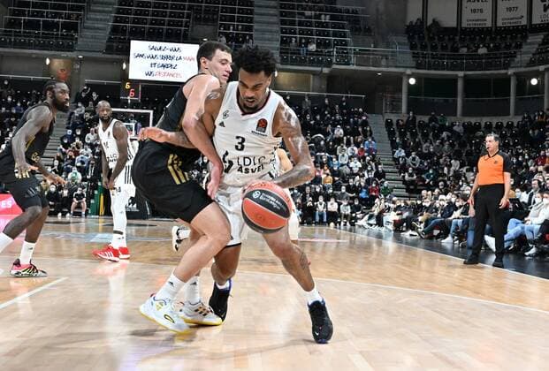 Chris Jones (asvel) vs Zan MarkSisko (bayern) BASKETBALL : LDLC ASVEL vs Bayern Munich - Euroligue - 25 01 2022 FredericChambert Panoramic 