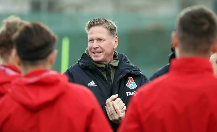 Sport Bilder des Tages 25.01.22 Lokomotive Moskau Trainingslager Marbella 2022 Spanien, Marbella, 25.01.2022, Fussball, Lokomotive Moskau, Trainingslager Marbella 2022: Markus Gisdol (Trainer).