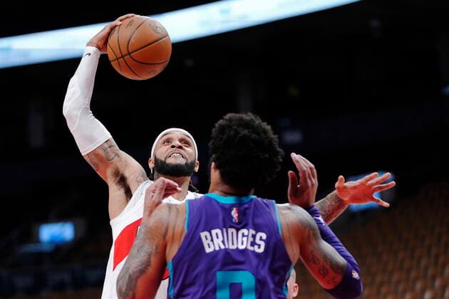 Sport Bilder des Tages January 25, 2022, Toronto, ON, CANADA: Toronto Raptors guard Gary Trent Jr. (33) drives at Charlotte Hornets forward Miles Bridges (0) during first half NBA, Basketball Herren, USA basketball action in Toronto, Tuesday, Jan. 25, 2022. Canada News - January 25, 2022  - ZUMAc35_ 20220125_zaf_c35_044 Copyright: xFrankxGunnx
