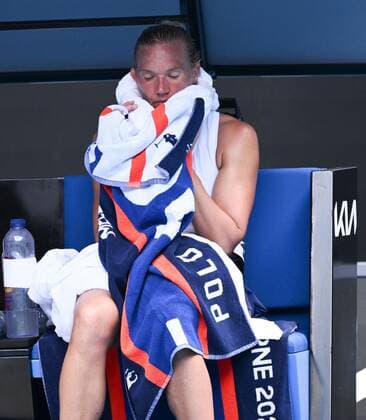 Mandatory Credit: Photo by James Gourley Shutterstock (12773754as) Kaia Kanepi cools off Australian Open, Day Ten, Tennis, Melbourne Park, Melbourne, Australia - 26 Jan 2022 Australian Open, Day Ten, Tennis, Melbourne Park, Melbourne, Australia - 26 Jan 2022 Copyright: xJamesxGourley Shutterstockx 12773754as
