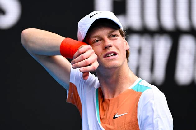 TENNIS AUSTRALIAN OPEN, Jannik Sinner of Italy reacts during his Men?s quarterfinal match against Stefanos Tsitsipas of Greece on Day 10 of the Australian Open, at Melbourne Park, in Melbourne, Wednesday, January 26, 2022. ( NO ARCHIVING, EDITORIAL USE ONLY, NO USE IN BOOKS WITHOUT CONSENT MELBOURNE VIC AUSTRALIA  Copyright: xDAVExHUNTx 20220126001617230321