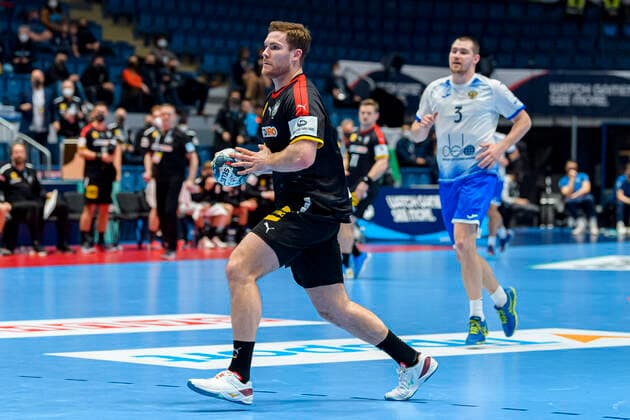 Bratislava, 25. Januar 2022: Handball EHF EM, Hauptrunde, Gruppe 2, Deutschland - Russland Johannes Golla (Deutschland SG Flensburg) Bratislava Ondreja Nepelu Arena Slovakia