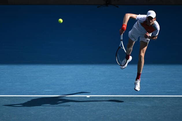 Mandatory Credit: Photo by James Gourley Shutterstock (12773754bp) Jannik Sinner during his quarter final match Australian Open, Day Ten, Tennis, Melbourne Park, Melbourne, Australia - 26 Jan 2022 Australian Open, Day Ten, Tennis, Melbourne Park, Melbourne, Australia - 26 Jan 2022 Copyright: xJamesxGourley Shutterstockx 12773754bp