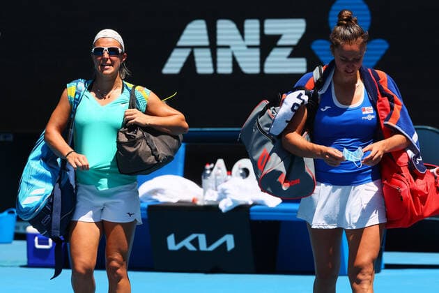 Kirsten Flipkens WTA, Tennis Damen 258) and Sara Sorribes Tormo (WTA 120) as they arrive for the women s doubles quarterfinals game between Belgian-Russian pair Mertens-Kudermetova and the Belgian-Spanish pair Flipkens-Sorribes Tormo, at the Australian Open Grand Slam tennis tournament, Wednesday 26 January 2022 in Melbourne Park, Melbourne, Australia. The 2022 edition of the Australian Grand Slam takes place from January 17th to January 30th. PATRICKxHAMILTON  x5745999x