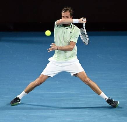 Mandatory Credit: Photo by James Gourley Shutterstock (12773754fe) Daniil Medvedev during his quarter final match Australian Open, Day Ten, Tennis, Melbourne Park, Melbourne, Australia - 26 Jan 2022 Australian Open, Day Ten, Tennis, Melbourne Park, Melbourne, Australia - 26 Jan 2022 Copyright: xJamesxGourley Shutterstockx 12773754fe