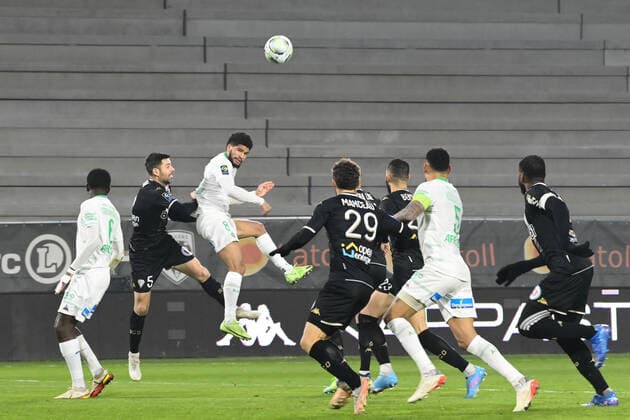 Mahdi CAMARA ( 8 - Saint Etienne ) - FOOTBALL : Angers vs Saint Etienne - Ligue 1 - Angers - 26 01 2022 FedericoPestellini Panoramic 