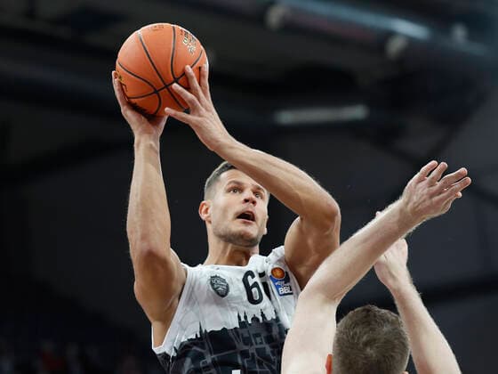 26.01.2022, Basketball, BBL, Hauptrunde, Brose Bamberg - s.Oliver Wuerzburg, GER, Bamberg, Brose Arena Bild: v. li. Filip Stanic (s.Oliver Wuerzburg) und Martinas Geben (Brose Bamberg) Copyright: HMBxMedia xHeikoxBecker