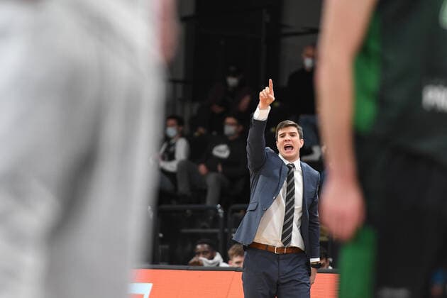 Basketball I Herren I Saison 2021-2022 I Eurocup I 11. Spieltag I Hamburg Towers - Joventut Badalona I 26.01.2022 Pedro Calles (Head-Coach, Hamburg Towers) Hamburg edel-optics.de Arena Hamburg Deutschland Copyright: xLobeca AndreasxHannigx