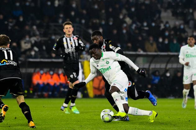Elhadji Papa DIEYE ( 33 - Saint Etienne ) - FOOTBALL : Angers vs Saint Etienne - Ligue 1 - Angers - 26 01 2022 FedericoPestellini Panoramic 