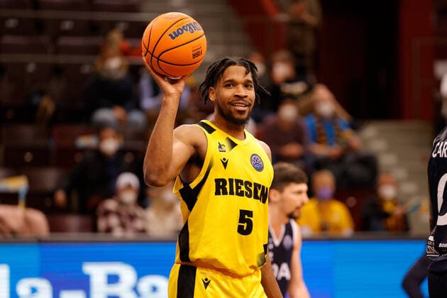 Ludwigsburg , Basketball Champions League MHP Riesen Ludwigsburg vs JDA Dijon , Justin Simon (Riesen)