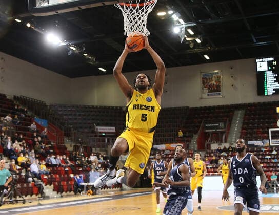 Justin Simon (Riesen) . MHP Riesen Ludwigsburg vs. JDA Dijon. Basketball-Champions League 2021-2022. Ludwigsburg , GER, 26.01.2022,