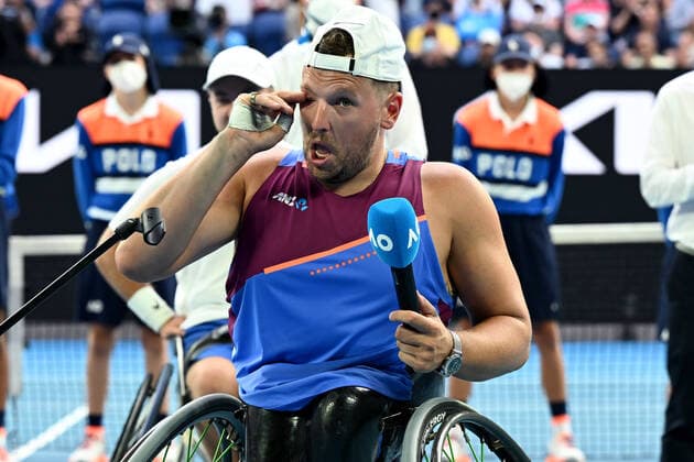 TENNIS AUSTRALIAN OPEN, Dylan Alcott of Australia speaks during the presentation following his loss in the Men?s quad wheelchair singles final to Sam Schroder of The Netherlands on Day 11 of the Australian Open, at Melbourne Park, in Melbourne, Thursday, January 27, 2022. ( NO ARCHIVING, EDITORIAL USE ONLY, NO USE IN BOOKS WITHOUT CONSENT MELBOURNE VIC AUSTRALIA  Copyright: xDAVExHUNTx 20220127001617531030