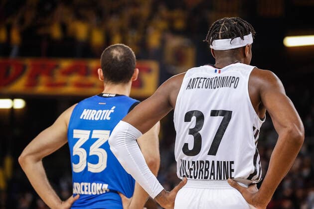 27th January 2022; Palau Blaugrana; Barcelona, Spain; Turkish Airlines Euroleague Basketball; Spain, FC Barcelona, Barca Barca versus Asvel Lyon Villeurbanne; Nikola Mirotic (Barca) and Kostas Antetokounmpo (Barca) Barcelona Barcelona Spain Basketball Copyright: xValentixEnrichx xAgenciaxLOFx