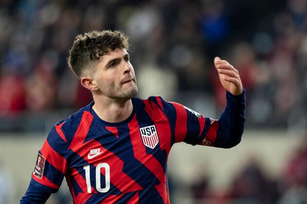 January 27, 2022: United States Forward Christian Pulisic (10) gestures toward the crowds to make more noise before taking a corner kick. The United States MenÃ¢â‚¬â ¢s national team, Nationalteam defeated El Salvador 1-0 at Lower.com Field in Columbus, Ohio. Billy Schuerman CSM Columbus USA - ZUMAc04_ 20220127_zaf_c04_017 Copyright: xBillyxSchuermanx xCalxSportxMedix