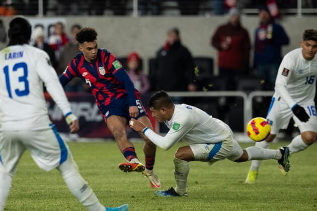 January 27, 2022: United States Defender Antonee Robinson (5) takes a shot at goal. The United States MenÃ¢â‚¬â ¢s national team, Nationalteam defeated El Salvador 1-0 at Lower.com Field in Columbus, Ohio. Billy Schuerman CSM Columbus USA - ZUMAc04_ 20220127_zaf_c04_022 Copyright: xBillyxSchuermanx xCalxSportxMedix