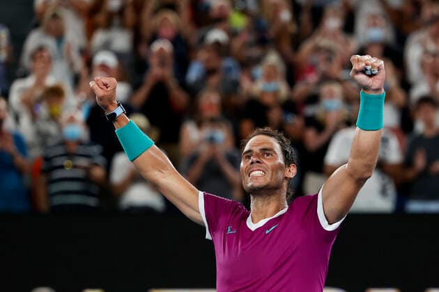 Rafael Nadal (ESP) jubelt nach dem Sieg, Jubel, Freude, Emotion Tennis - Australian Open 2022 - Grand Slam - Melbourne Park - Melbourne - Victoria - Australia - 28 January 2022. Copyright: xJuergenxHasenkopfx