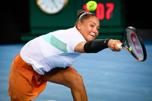Belgian Sofia Costoulas WTA, Tennis Damen 905) pictured in action during the quarterfinals in the girls singles between Belgian Costoulas and Australian Kempenaers-Pocz at the Australian Open Grand Slam tennis tournament, Friday 28 January 2022 in Melbourne Park, Melbourne, Australia. The 2022 edition of the Australian Grand Slam takes place from January 17th to January 30th. PATRICKxHAMILTON  x6035300x