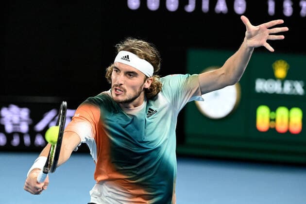 TENNIS AUSTRALIAN OPEN, Stefanos Tsitsipas of Greece plays a shot during his Men?s semifinal match against Daniil Medvedev of Russia on Day 12 of the Australian Open, at Melbourne Park, in Melbourne, Friday, January 28, 2022. ( NO ARCHIVING, EDITORIAL USE ONLY, NO USE IN BOOKS WITHOUT CONSENT MELBOURNE VIC AUSTRALIA  Copyright: xDAVExHUNTx 20220128001617808821