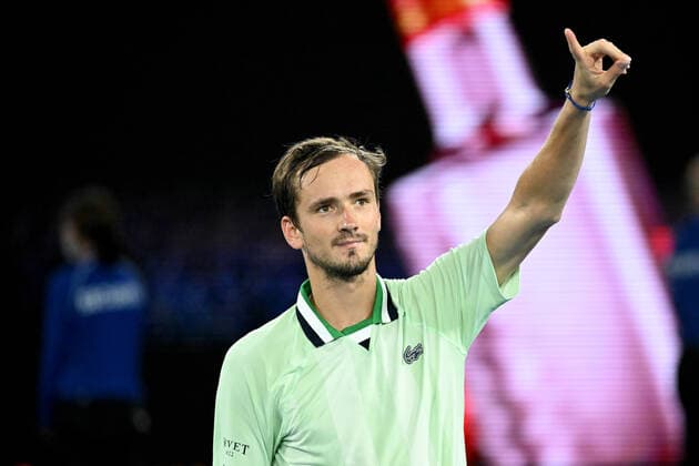 TENNIS AUSTRALIAN OPEN, Daniil Medvedev of Russia gestures to the crowd after winning his Men?s semifinal match against Stefanos Tsitsipas of Greece on Day 12 of the Australian Open, at Melbourne Park, in Melbourne, Friday, January 28, 2022. ( NO ARCHIVING, EDITORIAL USE ONLY, NO USE IN BOOKS WITHOUT CONSENT MELBOURNE VIC AUSTRALIA  Copyright: xDEANxLEWINSx 20220128001617835163