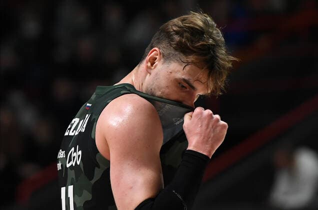 Russia Basketball Euroleague UNICS - CSKA 6750381 28.01.2022 UNICS Mario Hezonja reacts during the Euroleague basketball match between UNICS Kazan and CSKA Moscow, in Kazan, Russia s Republic of Tatarstan. Maksim Bogodvid Sputnik Kazan Republic of Tatarstan Russia  Copyright: xMaksimxBogodvidx