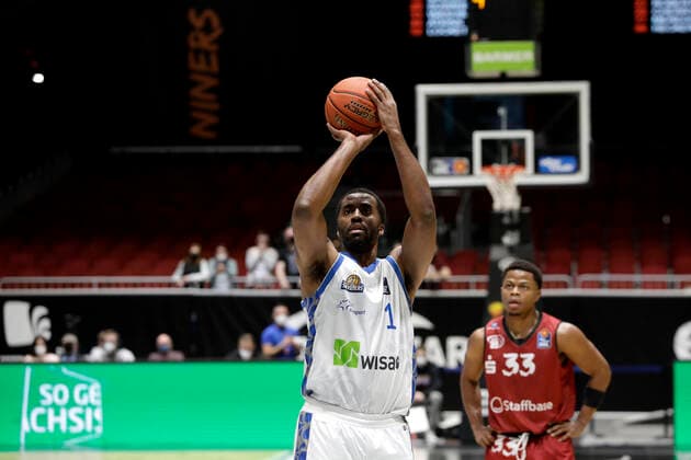 28.01.2022, easyCredit Basketball Bundesliga, BBL, Saison 2021 2022, Herren, Chemnitz Niners - Fraport Skyliners Frankfurt Jamel McLean, Fraport Skyliners Frankfurt Chemnitz Messe Chemnitz Sachsen Germany