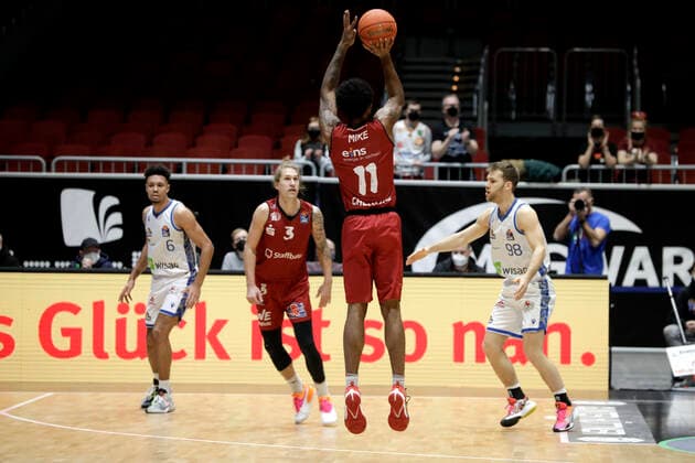28.01.2022, easyCredit Basketball Bundesliga, BBL, Saison 2021 2022, Herren, Chemnitz Niners - Fraport Skyliners Frankfurt Isiaha Mike, Niners Chemnitz Chemnitz Messe Chemnitz Sachsen Germany