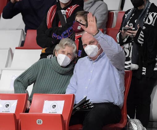 Sport Bilder des Tages 28.01.2022, xemx, Basketball Euroleague, FC Bayern Muenchen - Alba Berlin emspor, v.l. Uli Hoeness (FC Bayern Muenchen) Muenchen