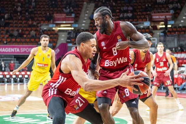 Augustine Rubit 21 (FC Bayern), Othello Hunter 8 (FC Bayern), FC Bayern Basketball vs. Alba Berlin, easyCredit BBL, 28.01.2022 Muenchen Bayern Deutschland
