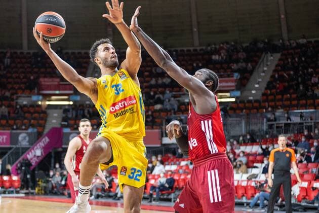 Johannes Thiemann 32 (Alba Berlin), Othello Hunter 8 (FC Bayern), FC Bayern Basketball vs. Alba Berlin, easyCredit BBL, 28.01.2022 Muenchen Bayern Deutschland