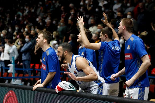 28.01.2022, easyCredit Basketball Bundesliga, BBL, Saison 2021 2022, Herren, Chemnitz Niners - Fraport Skyliners Frankfurt Rasheed Moore, Fraport Skyliners Frankfurt beim Jubel Chemnitz Messe Chemnitz Sachsen Germany