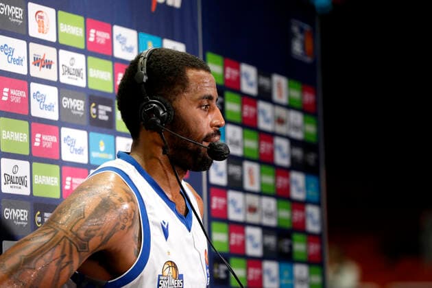 28.01.2022, easyCredit Basketball Bundesliga, BBL, Saison 2021 2022, Herren, Chemnitz Niners - Fraport Skyliners Frankfurt Brendan Gregori, Niners Chemnitz beim Interview Chemnitz Messe Chemnitz Sachsen Germany