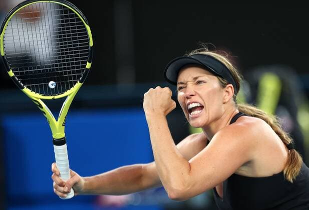 Mandatory Credit: Photo by Ella Ling Shutterstock (12778013ag) Danielle Collins celebrates during the Women s Singles Final Australian Open, Day Thirteen, Tennis, Melbourne Park, Melbourne, Australia - 29 Jan 2022 Australian Open, Day Thirteen, Tennis, Melbourne Park, Melbourne, Australia - 29 Jan 2022 Copyright: xEllaxLing Shutterstockx 12778013ag