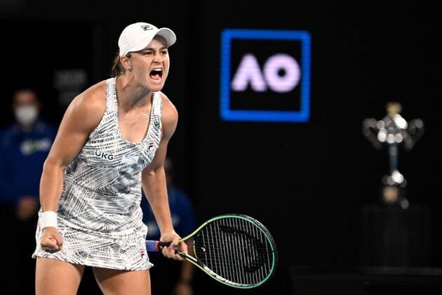 Mandatory Credit: Photo by James Gourley Shutterstock (12778010bo) Ashleigh Barty celebrates victory in the Women s Singles Final Australian Open, Day Thirteen, Tennis, Melbourne Park, Melbourne, Australia - 29 Jan 2022 Australian Open, Day Thirteen, Tennis, Melbourne Park, Melbourne, Australia - 29 Jan 2022 Copyright: xJamesxGourley Shutterstockx 12778010bo