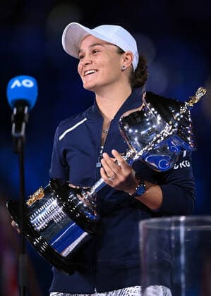 Mandatory Credit: Photo by James Gourley Shutterstock (12778010ca) Ashleigh Barty with the Daphne Akhurst Memorial Cup after victory in the Women s Singles Final Australian Open, Day Thirteen, Tennis, Melbourne Park, Melbourne, Australia - 29 Jan 2022 Australian Open, Day Thirteen, Tennis, Melbourne Park, Melbourne, Australia - 29 Jan 2022 Copyright: xJamesxGourley Shutterstockx 12778010ca