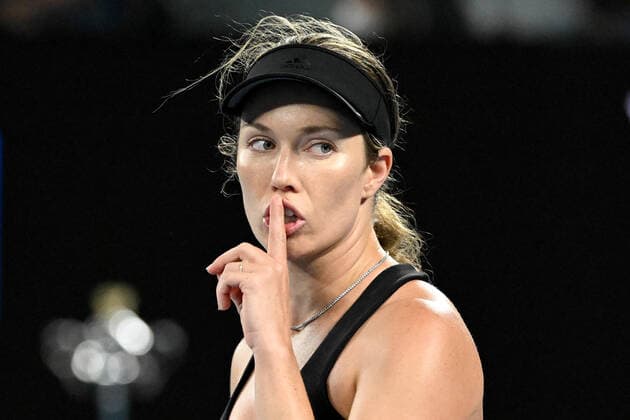TENNIS AUSTRALIAN OPEN, Danielle Collins of the USA gestures to the crowd during the Women?s singles final against Ashleigh Barty of Australia on Day 13 of the Australian Open, at Melbourne Park, in Melbourne, Saturday, January 29, 2022. ( NO ARCHIVING, EDITORIAL USE ONLY, NO USE IN BOOKS WITHOUT CONSENT MELBOURNE VIC AUSTRALIA  Copyright: xDAVExHUNTx 20220129001618087952