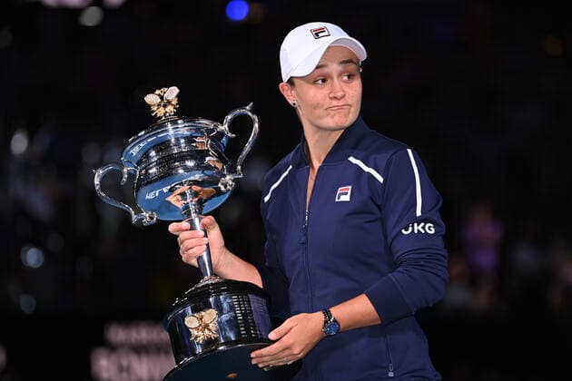Mandatory Credit: Photo by James Gourley Shutterstock (12778010db) Ashleigh Barty with the Daphne Akhurst Memorial Cup after victory in the Women s Singles Final Australian Open, Day Thirteen, Tennis, Melbourne Park, Melbourne, Australia - 29 Jan 2022 Australian Open, Day Thirteen, Tennis, Melbourne Park, Melbourne, Australia - 29 Jan 2022 Copyright: xJamesxGourley Shutterstockx 12778010db