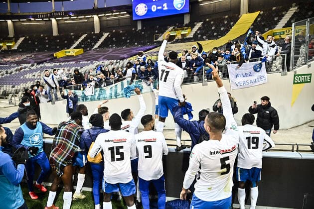 Sport Bilder des Tages Joie fin de match des Versaillais FOOTBALL : Toulouse vs Versailles - 8eme de Finale de Coupe de France - Toulouse - Le 29 01 2022 ThierryBreton Panoramic 