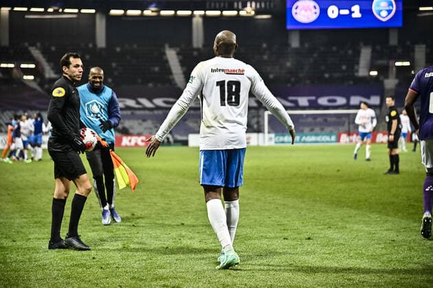Joie fin de match des Versaillais FOOTBALL : Toulouse vs Versailles - 8eme de Finale de Coupe de France - Toulouse - Le 29 01 2022 ThierryBreton Panoramic 