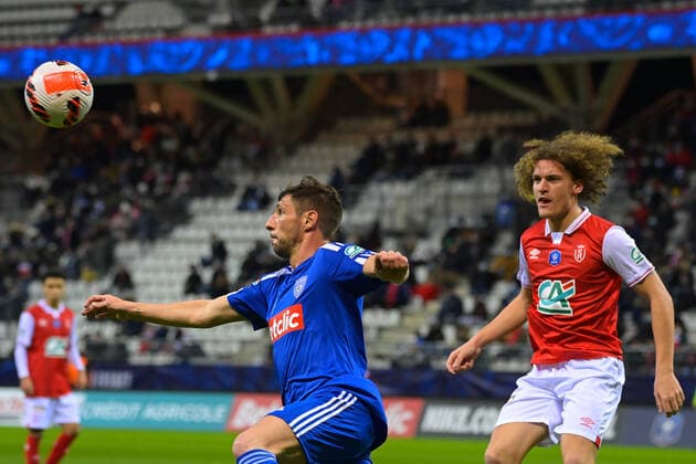 Benjamin SANTELLI ( 9 - Bastia ) - Wout FAES ( 2 - Reims ) - FOOTBALL : Reims vs Bastia - Coupe de France - 29 01 2022 FedericoPestellini Panoramic 