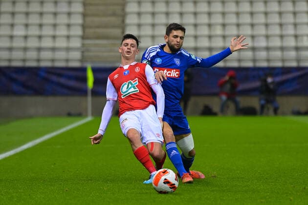 Flips Alexis ( 8 - Reims ) - Le Cardinal Julien ( 2 - Bastia ) - FOOTBALL : Reims vs Bastia - Coupe de France - 29 01 2022 FedericoPestellini Panoramic 
