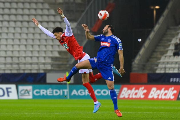 Bocognano Yohan ( 5 - Bastia ) - Ekitike Hugo ( 9 - Reims ) - FOOTBALL : Reims vs Bastia - Coupe de France - 29 01 2022 FedericoPestellini Panoramic 