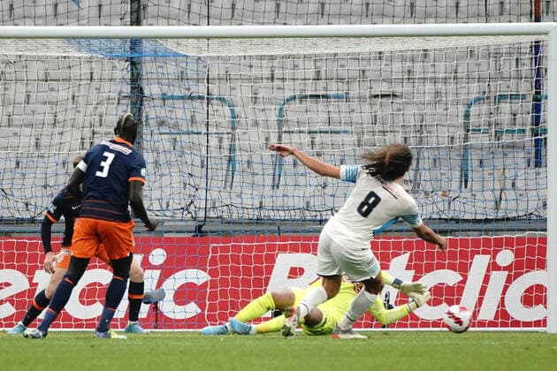 Matteo Guendouzi (Olympique de Marseille) - Dimitry Bertaud (Montpellier FC) FOOTBALL : Olympique de Marseille vs Montpellier - de 8 eme de finale Coupe de France - Marseille - 29 02 2022 NorbertScanella Panoramic 