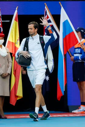 Daniil Medvedev betritt den Platz, Finale, Endspiel Tennis - Australian Open 2022 - Grand Slam - Melbourne Park - Melbourne - Victoria - Australia - 30 January 2022. Copyright: xJuergenxHasenkopfx