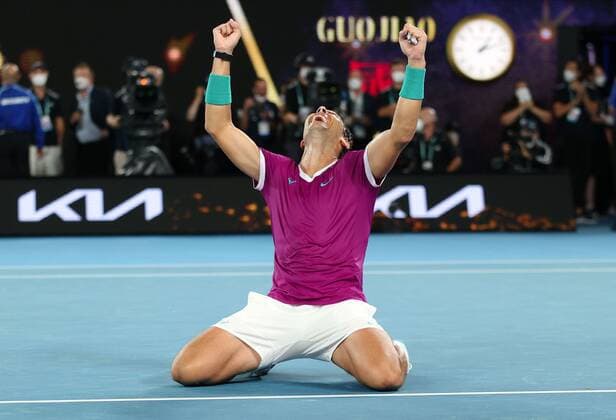Mandatory Credit: Photo by Ella Ling Shutterstock (12778014du) Rafael Nadal celebrates victory in the Men s Singles final Australian Open, Day Fourteen, Tennis, Melbourne Park, Melbourne, Australia - 30 Jan 2022 Australian Open, Day Fourteen, Tennis, Melbourne Park, Melbourne, Australia - 30 Jan 2022 Copyright: xEllaxLing Shutterstockx 12778014du