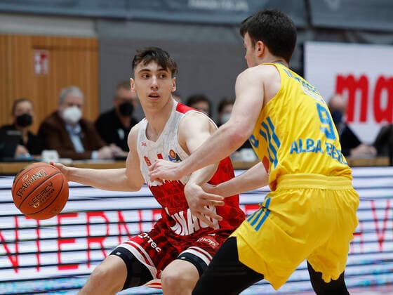 30.01.2022, Basketball, BBL, Hauptrunde, s.Oliver Wuerzburg - Alba Berlin, GER, Wuerzburg, tectake-Arena Bild v, li.: Julius Boehmer (s.Oliver Wuerzburg) und Jonas Mattisseck (ALBA BERLIN) Copyright: HMBxMedia xHeikoxBecker