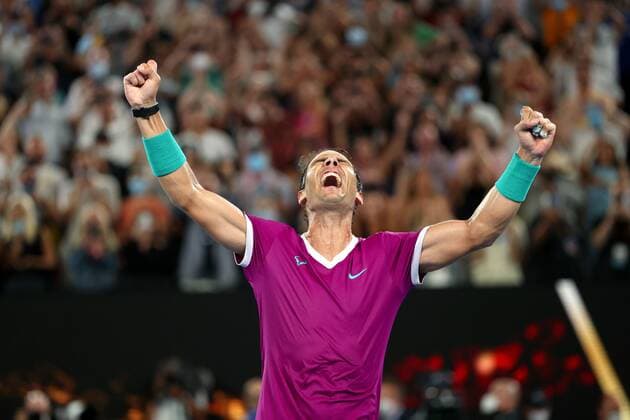 Sport Bilder des Tages Mandatory Credit: Photo by Ella Ling Shutterstock (12778014ei) Rafael Nadal celebrates victory in the Men s Singles final Australian Open, Day Fourteen, Tennis, Melbourne Park, Melbourne, Australia - 30 Jan 2022 Australian Open, Day Fourteen, Tennis, Melbourne Park, Melbourne, Australia - 30 Jan 2022 Copyright: xEllaxLing Shutterstockx 12778014ei