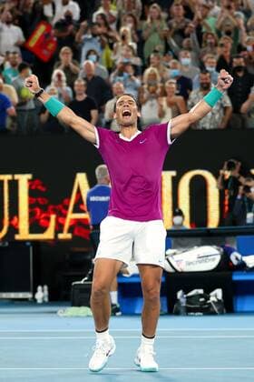 Mandatory Credit: Photo by Ella Ling Shutterstock (12778014eg) Rafael Nadal celebrates victory in the Men s Singles final Australian Open, Day Fourteen, Tennis, Melbourne Park, Melbourne, Australia - 30 Jan 2022 Australian Open, Day Fourteen, Tennis, Melbourne Park, Melbourne, Australia - 30 Jan 2022 Copyright: xEllaxLing Shutterstockx 12778014eg