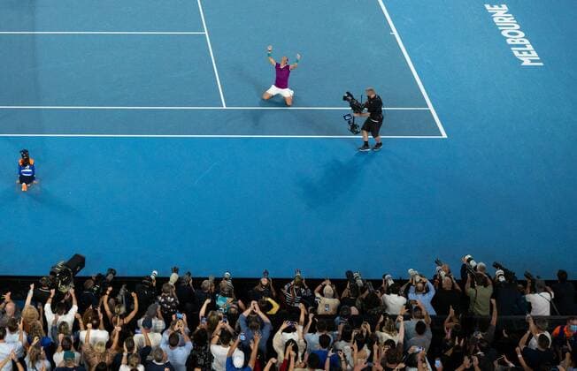 Mandatory Credit: Photo by James Gourley Shutterstock (12778011hy) Rafael Nadal celebrates victory in the Men s Singles final Australian Open, Day Fourteen, Tennis, Melbourne Park, Melbourne, Australia - 30 Jan 2022 Australian Open, Day Fourteen, Tennis, Melbourne Park, Melbourne, Australia - 30 Jan 2022 Copyright: xJamesxGourley Shutterstockx 12778011hy