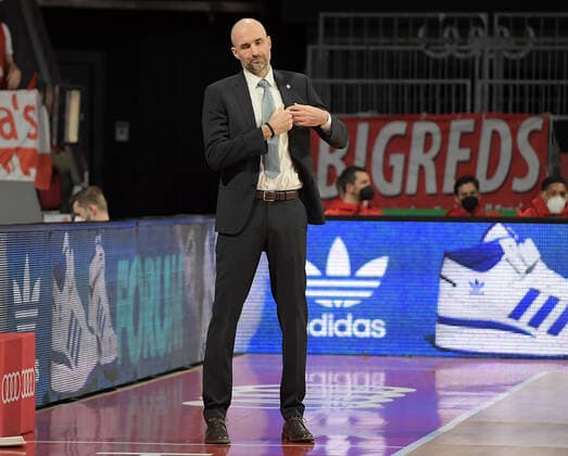 30.01.2022, xemx, Basketball BBL Bundesliga, FC Bayern Muenchen Basketball - medi Bayreuth emspor, v.l. Assistant Coach Slaven Rimac (FC Bayern Basketball) Muenchen